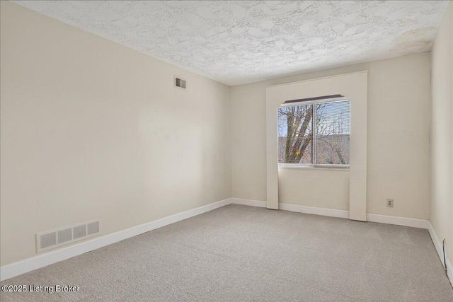 5800 Coach Gate Wynde 319 C, Louisville, KY 40207