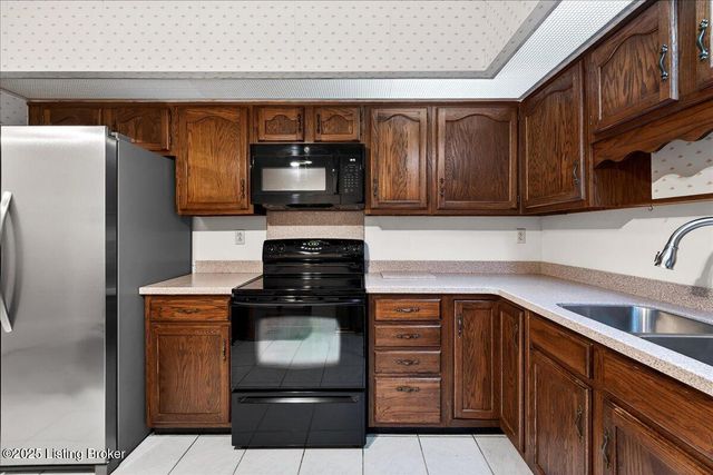 5800 Coach Gate Wynde 319 C, Louisville, KY 40207