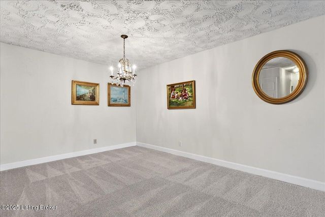 5800 Coach Gate Wynde 319 C, Louisville, KY 40207