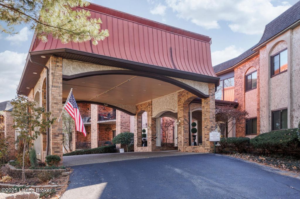 5800 Coach Gate Wynde 319 C, Louisville, KY 40207