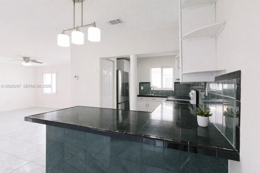 601 SW 116th ct, Sweetwater, FL 33174