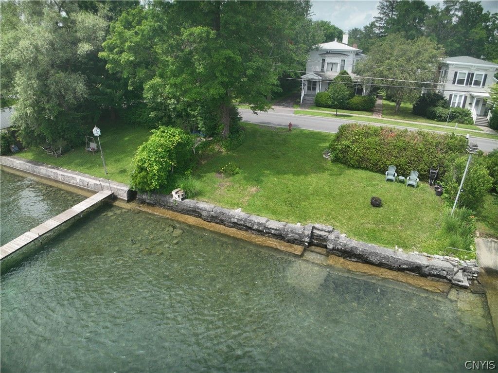 20 West Lake Street, Skaneateles, NY 13152