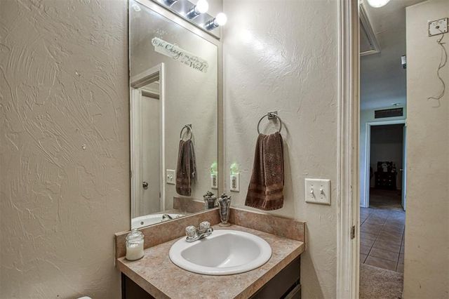 700 Ga Zump Drive, Norman, OK 73069