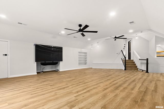 2211 SHERIDAN Road, Pekin, IL 61554