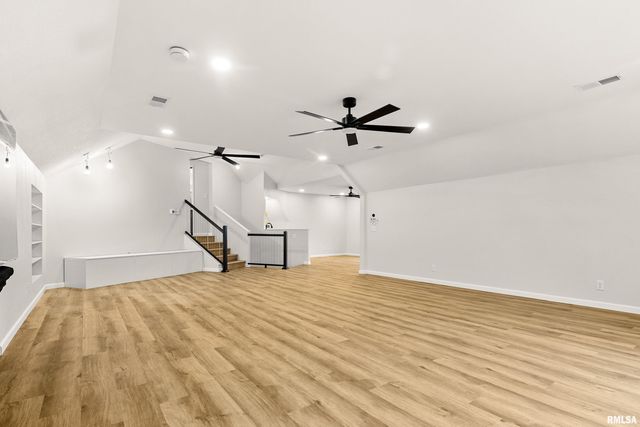 2211 SHERIDAN Road, Pekin, IL 61554