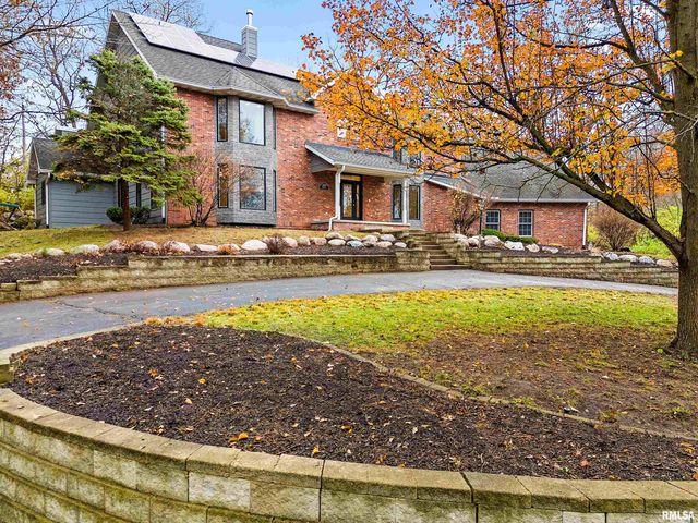 2211 SHERIDAN Road, Pekin, IL 61554