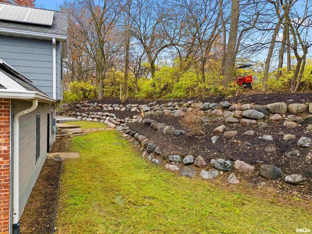 2211 SHERIDAN Road, Pekin, IL 61554