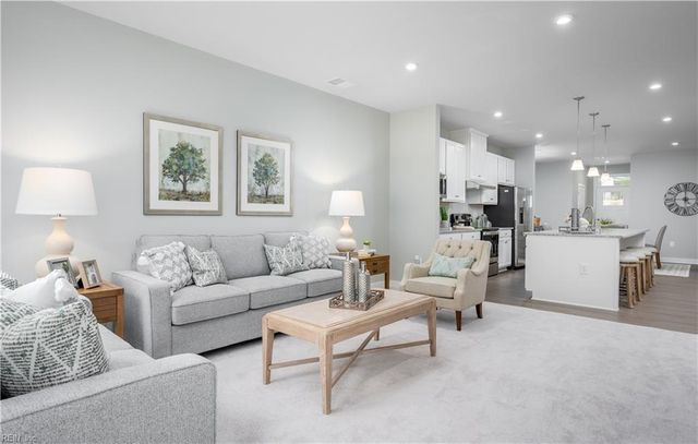 1047 Breakwater TRL, Carrollton, VA 23314