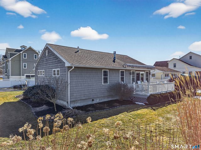 2 Pequot Trail, Old Saybrook, CT 06475