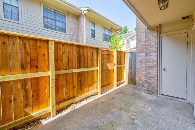 14600 Fonmeadow Drive 1702, Houston, TX 77035