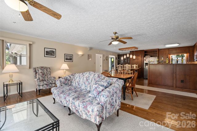 30 Hillcrest Road, Maggie Valley, NC 28751