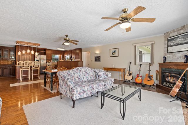 30 Hillcrest Road, Maggie Valley, NC 28751