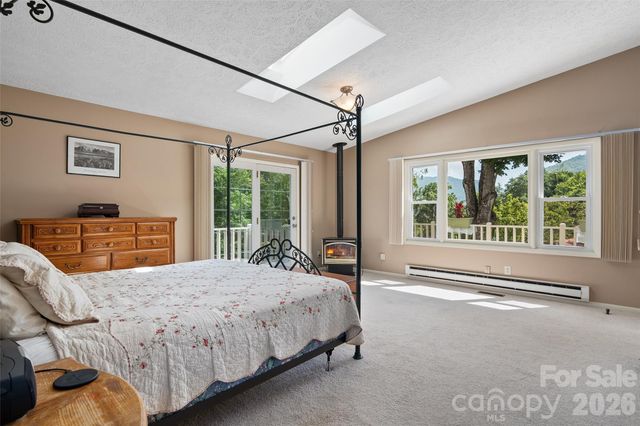 30 Hillcrest Road, Maggie Valley, NC 28751