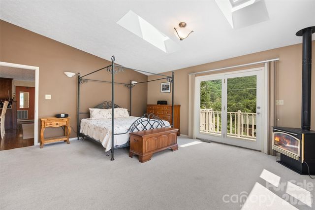 30 Hillcrest Road, Maggie Valley, NC 28751
