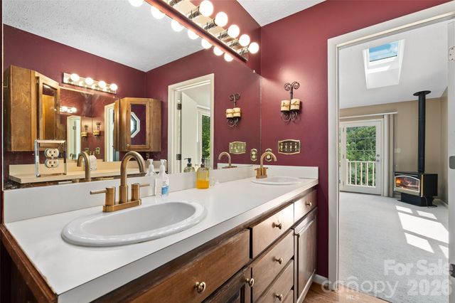30 Hillcrest Road, Maggie Valley, NC 28751