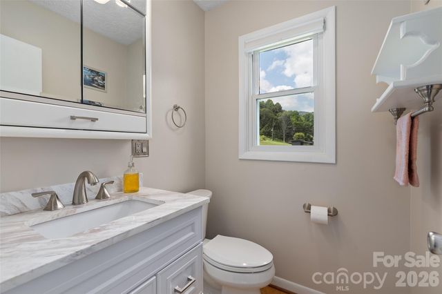 30 Hillcrest Road, Maggie Valley, NC 28751