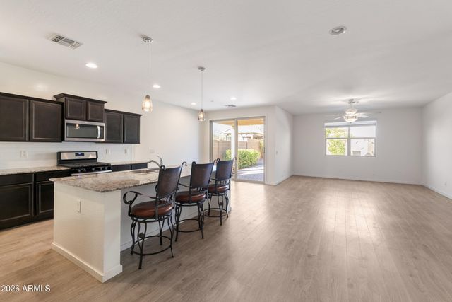 37156 N EL MORRO Trail, San Tan Valley, AZ 85140