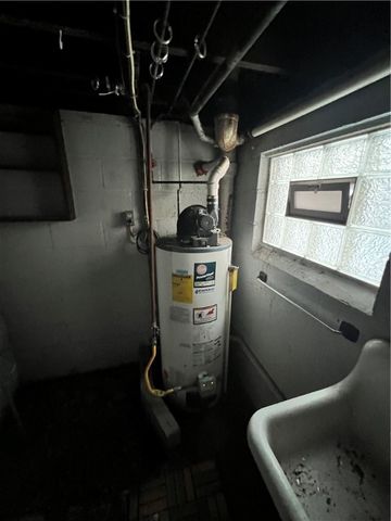 466 Broad St, City Of Washington, PA 15301