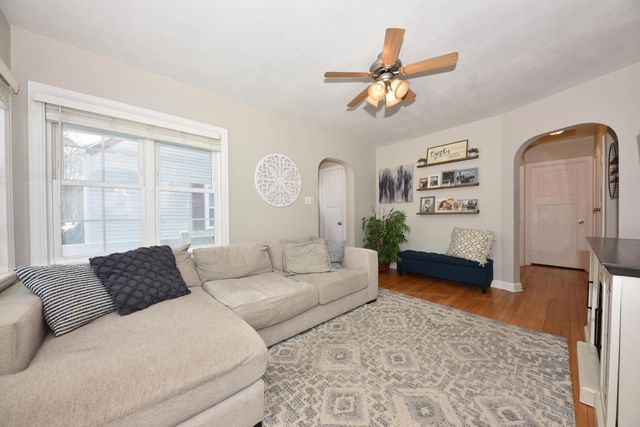 2327 S 79th STREET, West Allis, WI 53219