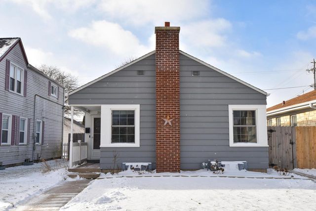 2327 S 79th STREET, West Allis, WI 53219
