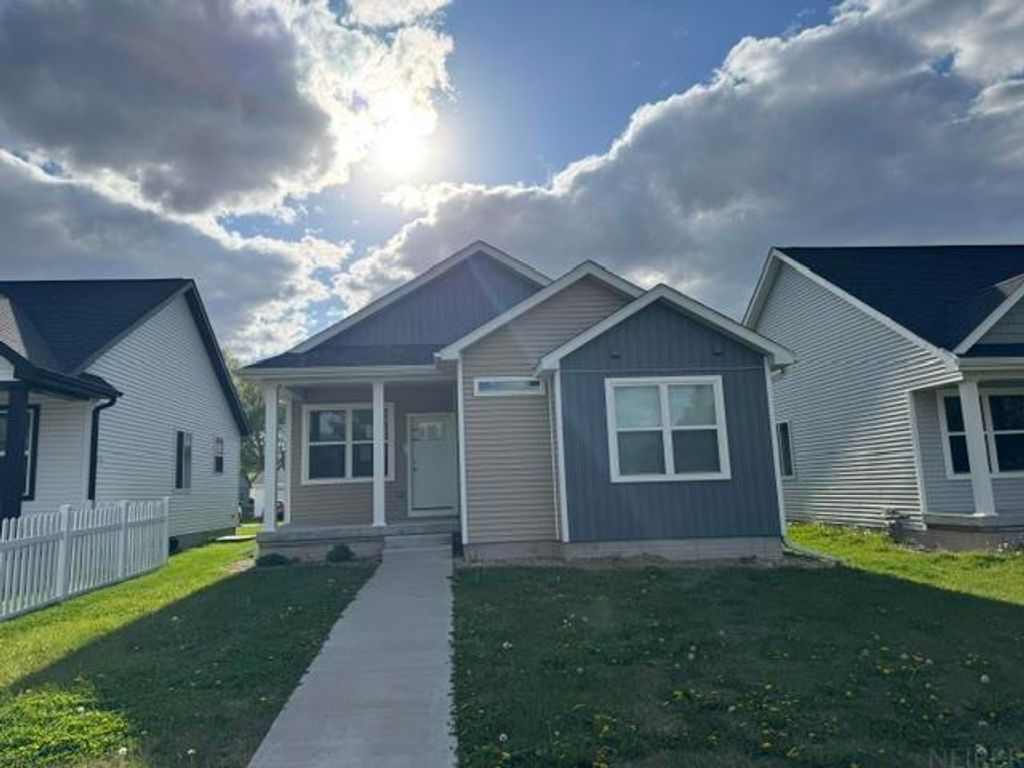 109 Coral Drive, Waterloo, IA 50701
