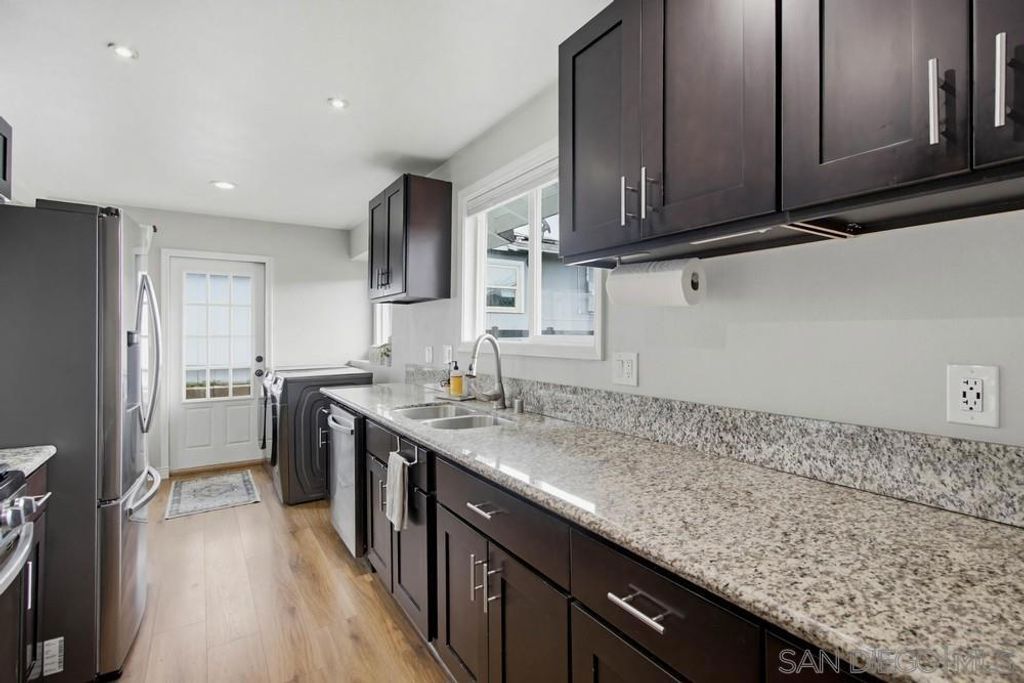 Image 13 of property listing at 1670 Primera St, Lemon Grove, CA 91945