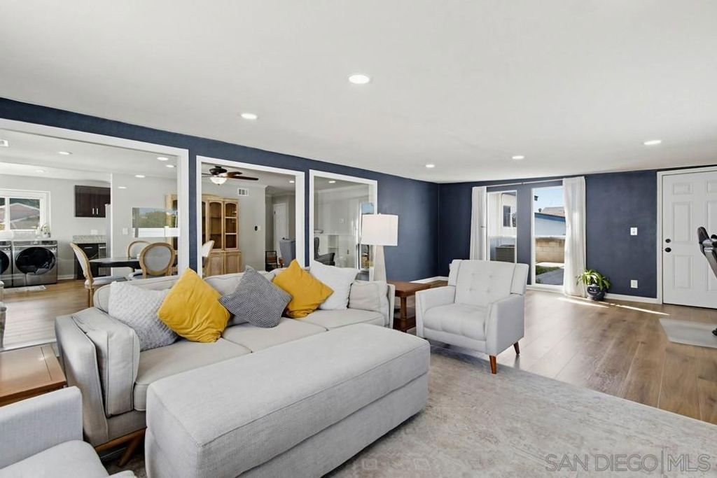 Image 6 of property listing at 1670 Primera St, Lemon Grove, CA 91945