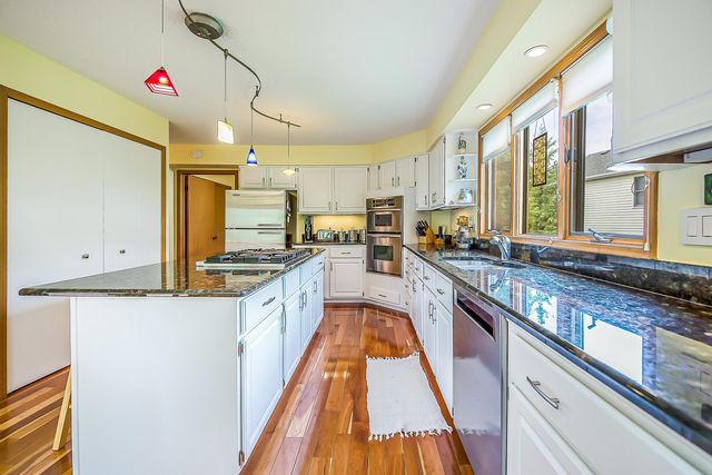 10875 Charring Cross Circle, Green Oak Twp, MI 48189