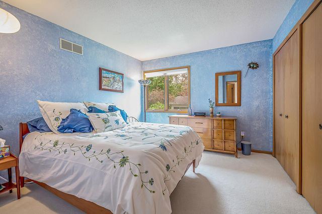 10875 Charring Cross Circle, Green Oak Twp, MI 48189