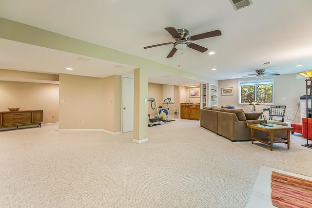 10875 Charring Cross Circle, Green Oak Twp, MI 48189