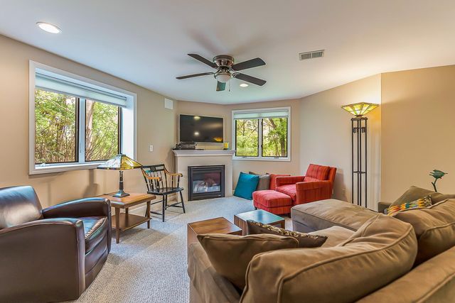 10875 Charring Cross Circle, Green Oak Twp, MI 48189