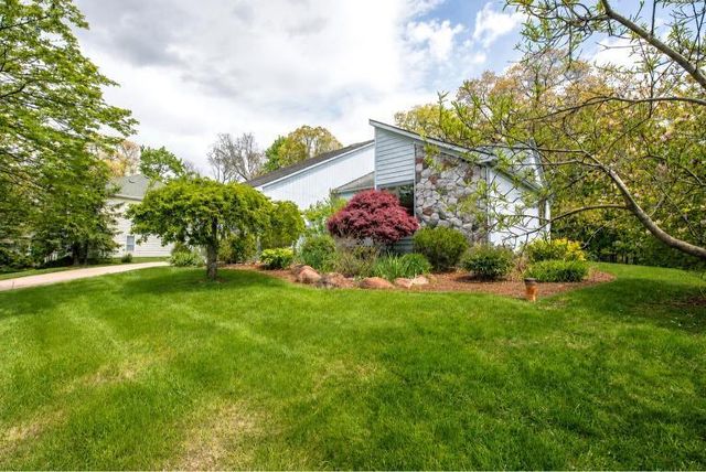 10875 Charring Cross Circle, Green Oak Twp, MI 48189
