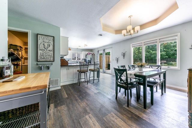 3881 Fox Ridge Drive, Manhattan, KS 66502