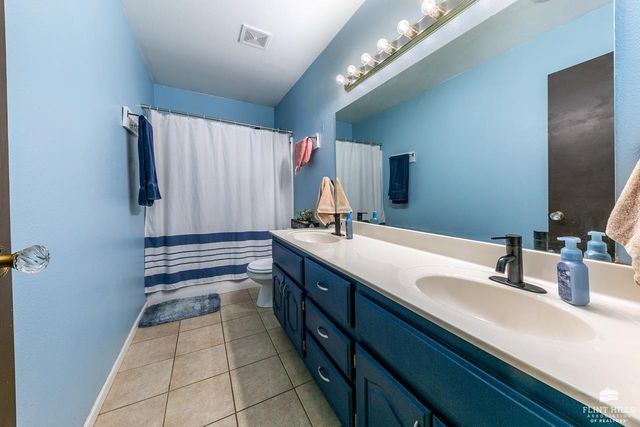 3881 Fox Ridge Drive, Manhattan, KS 66502