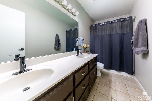 3881 Fox Ridge Drive, Manhattan, KS 66502