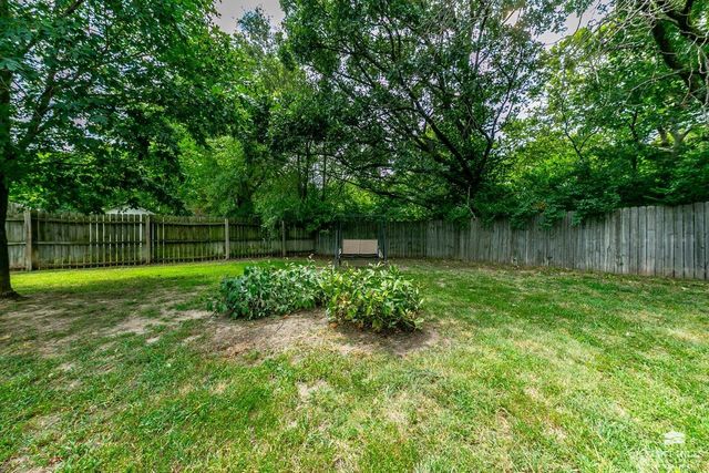 3881 Fox Ridge Drive, Manhattan, KS 66502