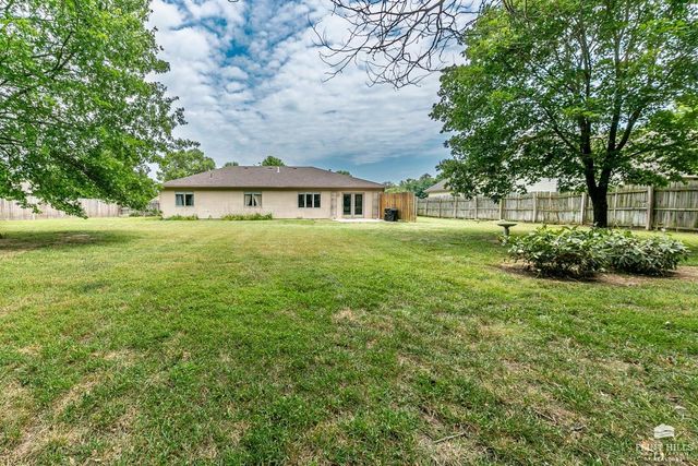 3881 Fox Ridge Drive, Manhattan, KS 66502