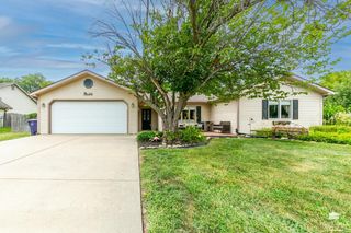 3881 Fox Ridge Drive, Manhattan, KS 66502