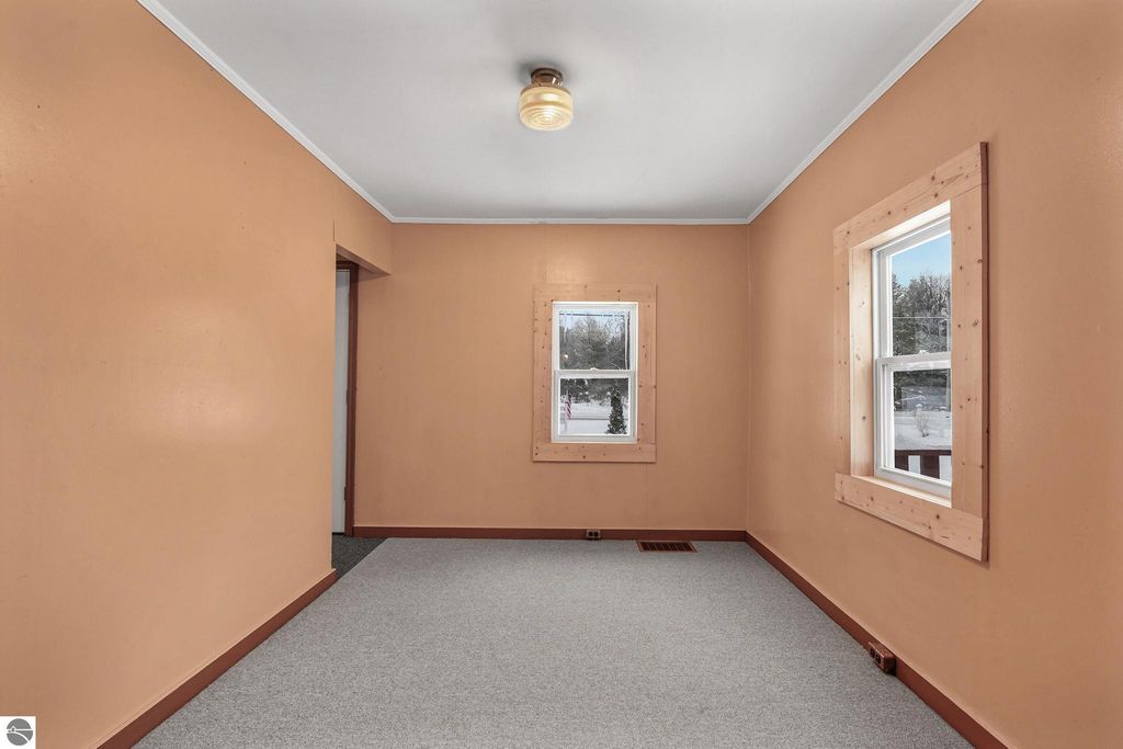 Image 29 of property listing at 8274 E 30 3/4 Road, Cadillac, MI 49601