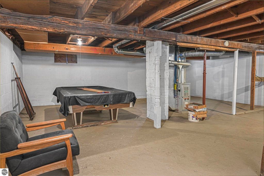 Image 35 of property listing at 8274 E 30 3/4 Road, Cadillac, MI 49601