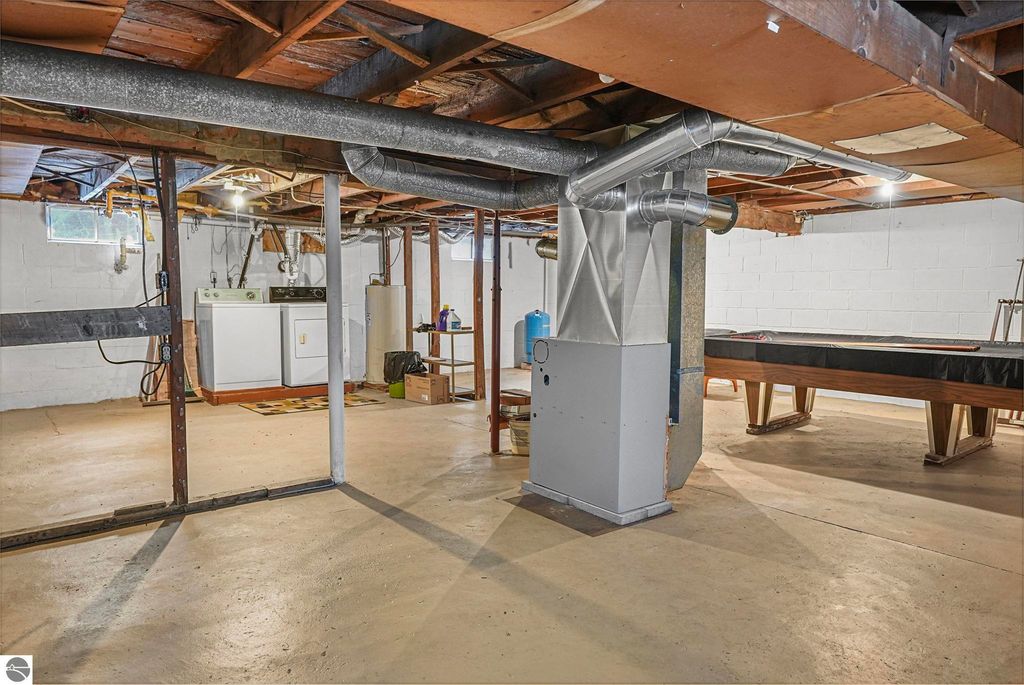 Image 36 of property listing at 8274 E 30 3/4 Road, Cadillac, MI 49601