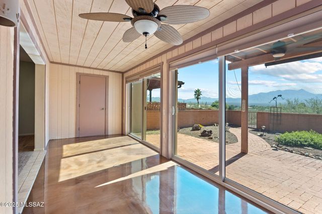 825 W Bella Vista Drive, Green Valley, AZ 85614