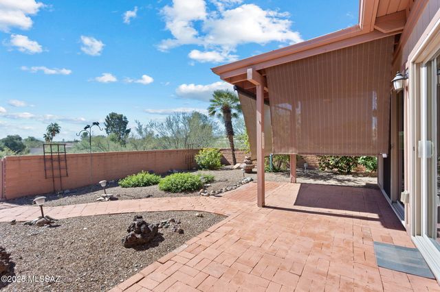 825 W Bella Vista Drive, Green Valley, AZ 85614