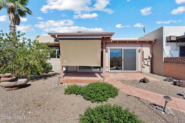 825 W Bella Vista Drive, Green Valley, AZ 85614