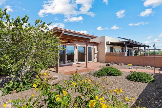 825 W Bella Vista Drive, Green Valley, AZ 85614