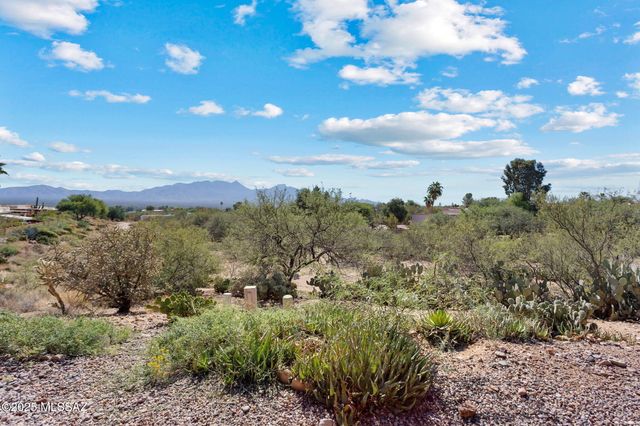 825 W Bella Vista Drive, Green Valley, AZ 85614