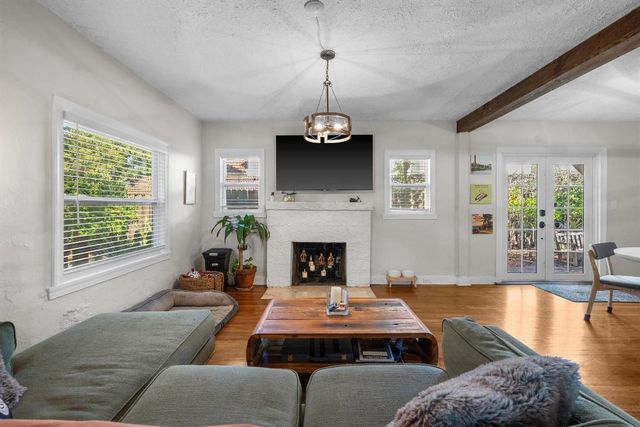 6704 Garden Avenue, West Palm Beach, FL 33405