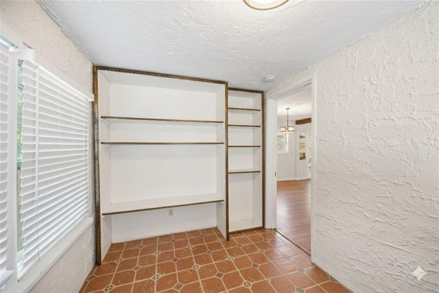 6704 Garden Avenue, West Palm Beach, FL 33405