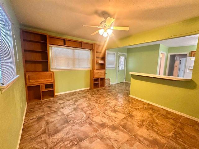 1106 NW Elm Ave, Lawton, OK 73507