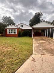 1106 NW Elm Ave, Lawton, OK 73507